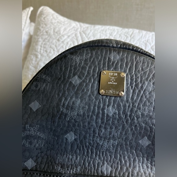 Stark Side Studs Backpack In Visetos, black side pockets w/stud details leather - Picture 2 of 15